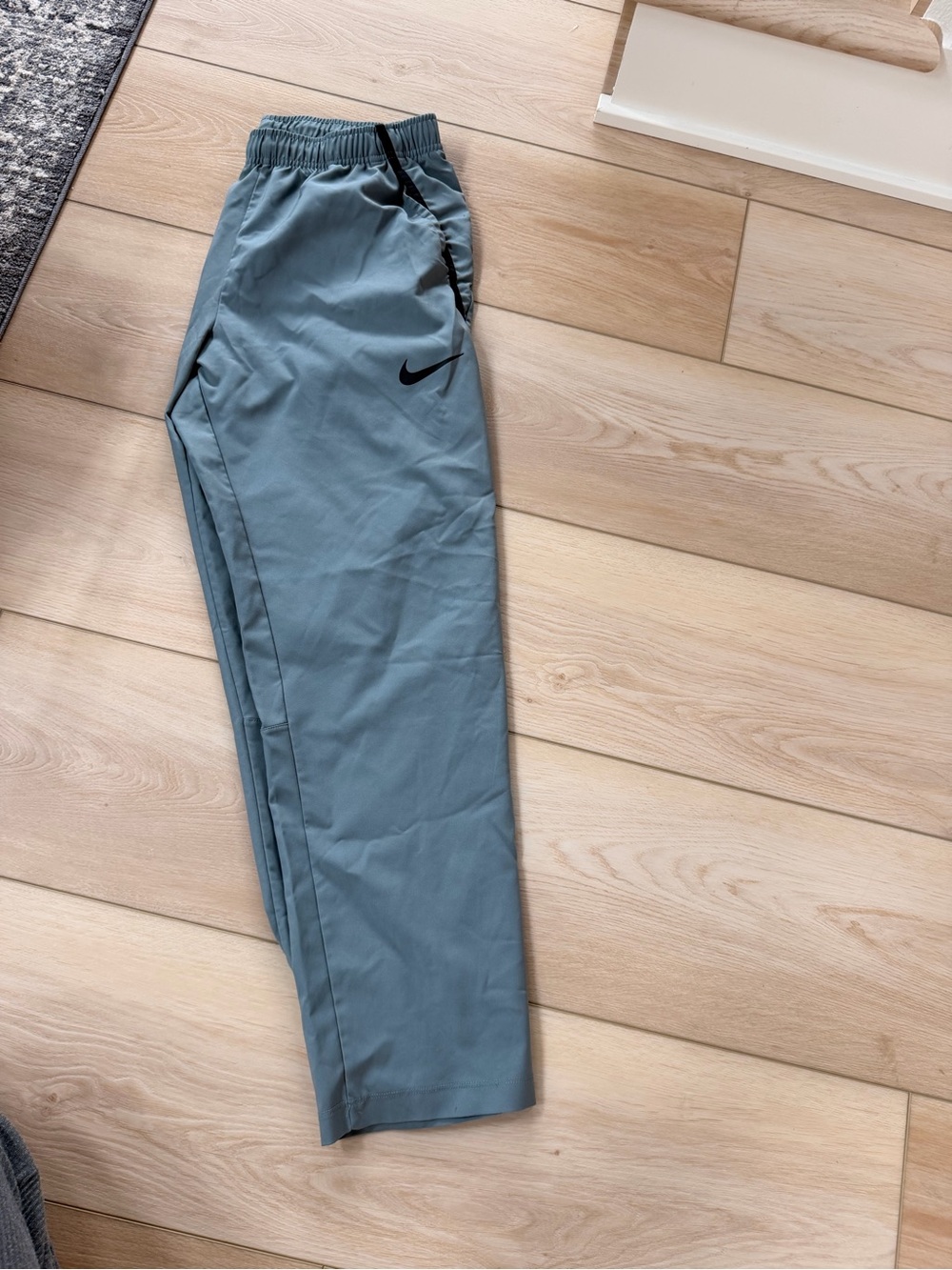 Nike Men's Slate Grey Jogger Pants with Black Swoosh